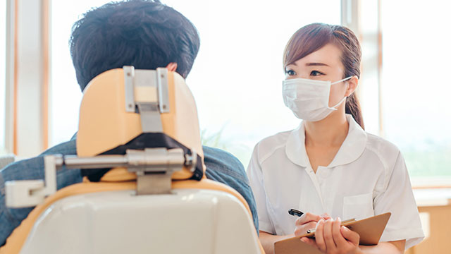 歯医者さんで受診する歯科検診（定期検診）とは実際に何をする？
